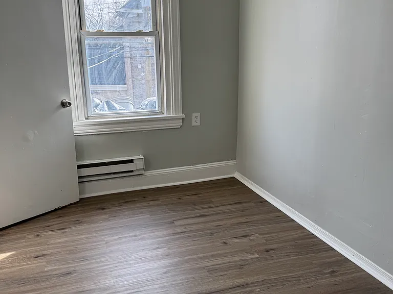 126 S 5th St #4 — Photo 9