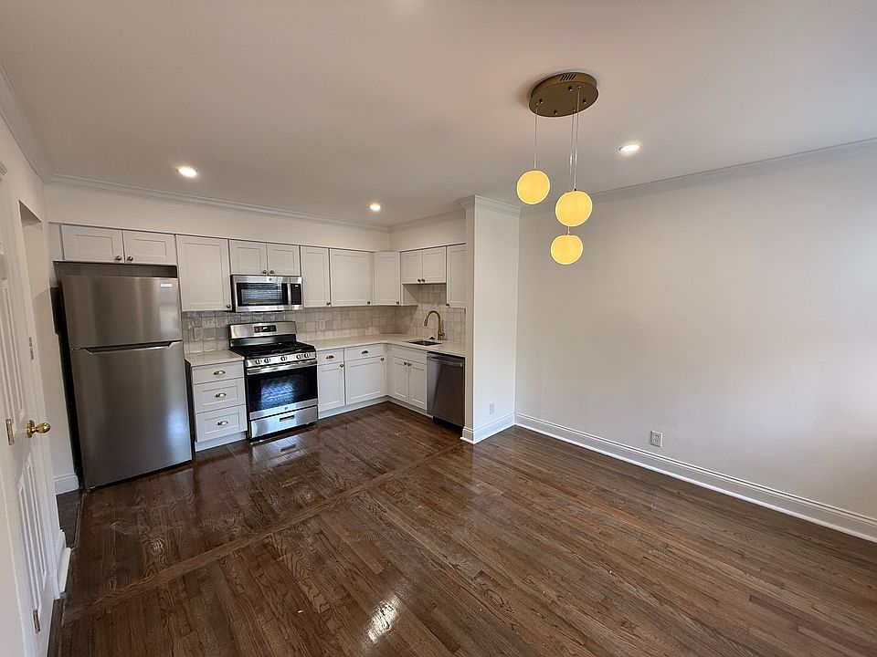 1st image of 625 Westwood Dr APT 2S
