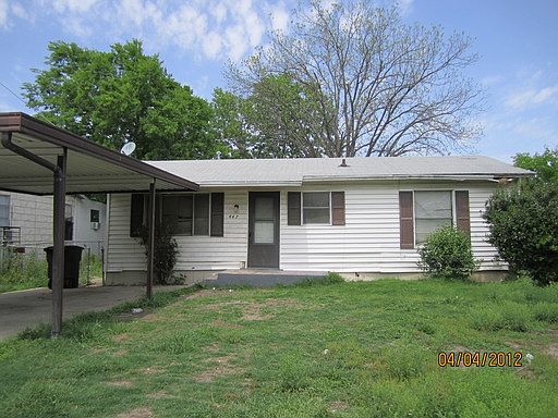 1st image of 447 Bundy St