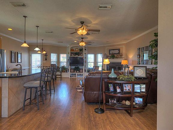 2nd image of 518 Sunset Cir