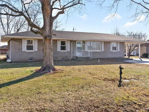 410 Wayne Dr, Hopkinsville, KY 42240