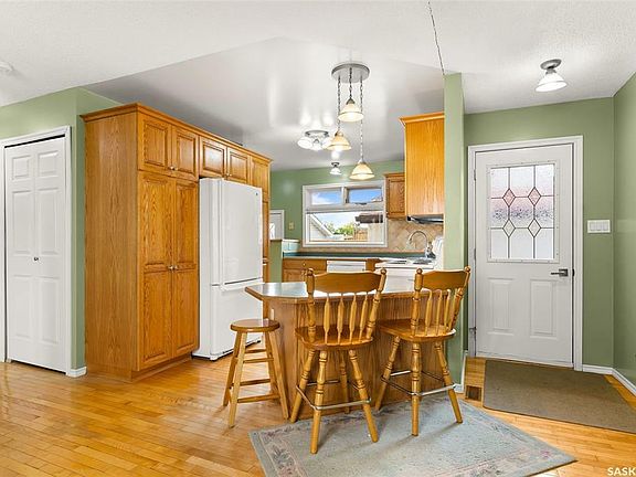 5th image of 16 Bauermeister St