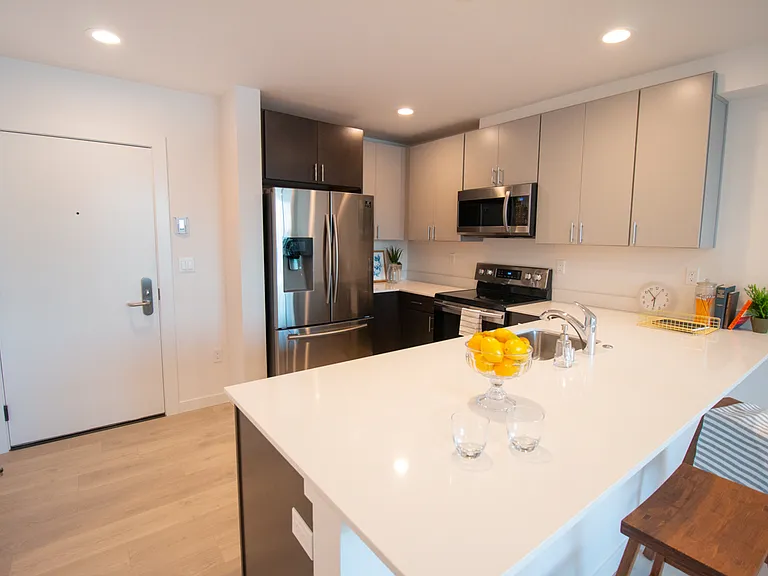 Edric Apartments — Photo 4