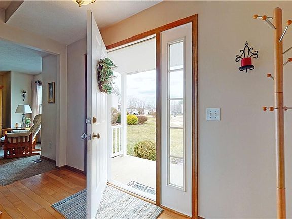 4th image of 7984 Vanderslice Ct