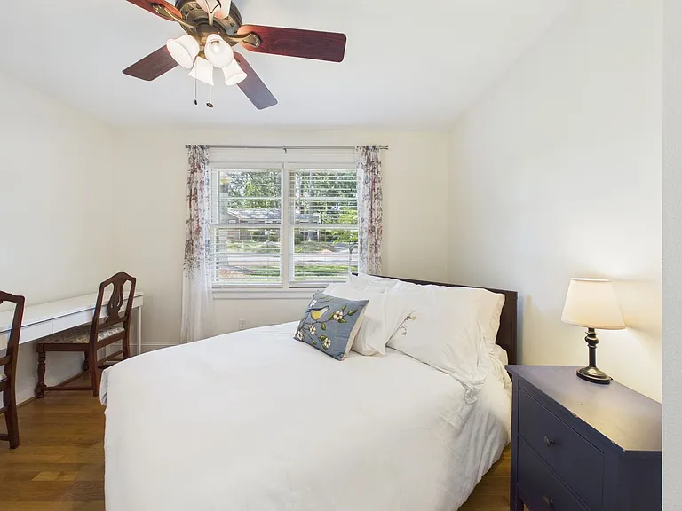 8808 Michaux Ln — Photo 32