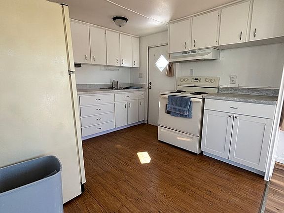 3rd image of 710 51st Avenue Dr W
