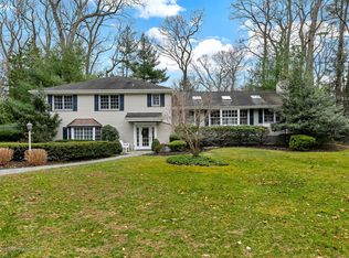 37 Circle Dr, Rumson, NJ 07760