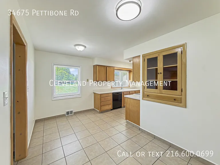 34675 Pettibone Rd — Photo 7