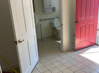 14 Steele Ave APT 1, Warwick, RI 02889