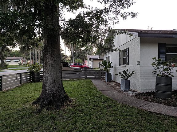3rd image of 1025 Main St APT B
