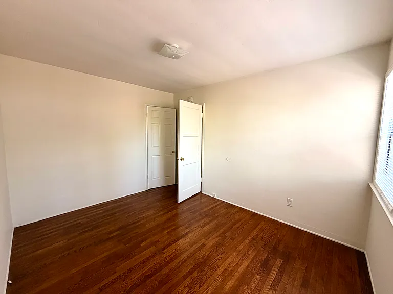 1213 E Ocean Blvd #3 — Photo 21