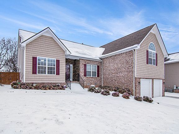 3rd image of 3136 Hawthorn Dr