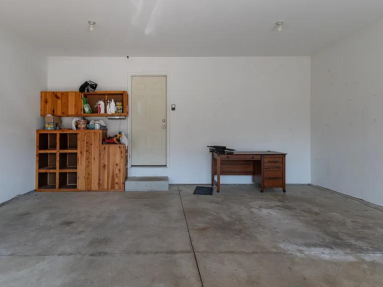 12912 Silver Spring Ln — Photo 38