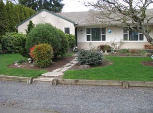 945 NE Birchwood Dr, Hillsboro, OR
