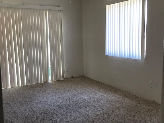 3rd image of 5018 Santa Cruz Ave