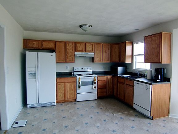 2nd image of 325 Sequoia Cir NW