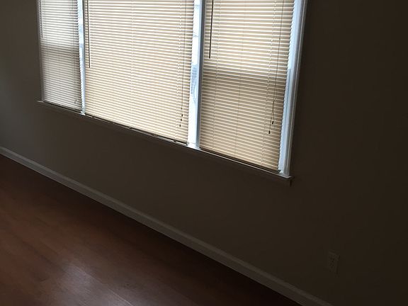 5th image of 113 Grand View Dr