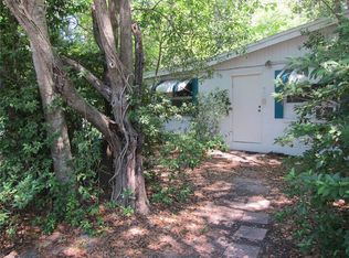 1030 NE 9th St #D, Gainesville, FL 32601