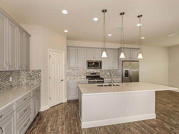 3rd image of 4043 Balcony Breeze Dr