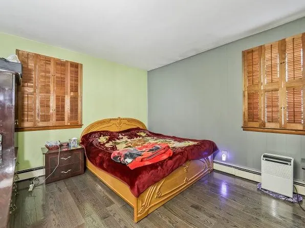 46 Western Avenue image 16 of 36