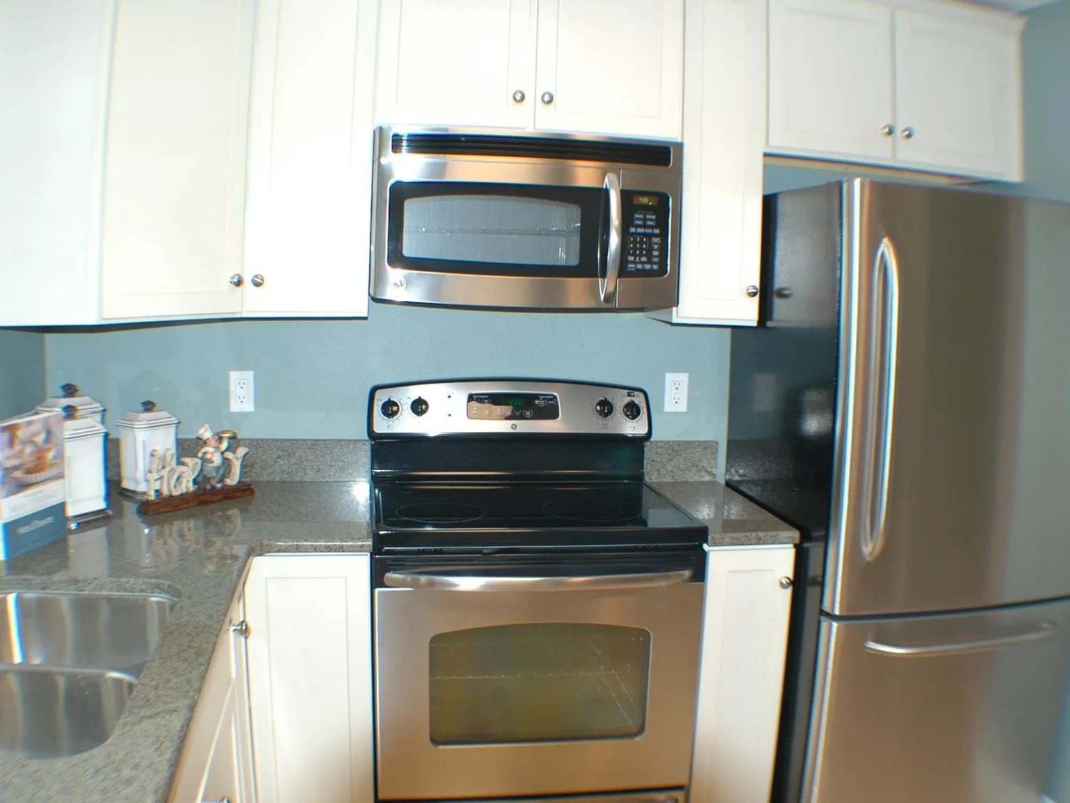 2128 SW Holden St — Photo 4