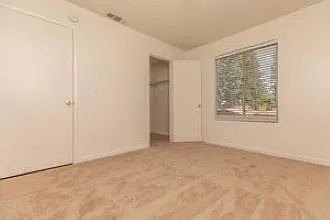 Sunny Gate Apartments — Photo 21
