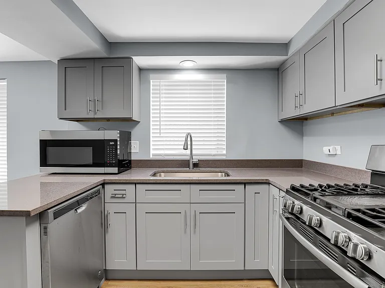 3725 N Harlem Ave #B — Photo 4