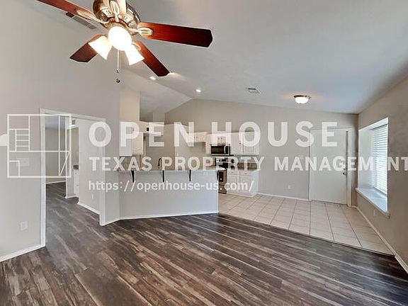 3rd image of 543 Freestone Dr