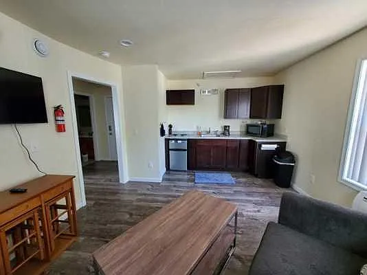 Studio, 500 sqft, $790 — Photo 4