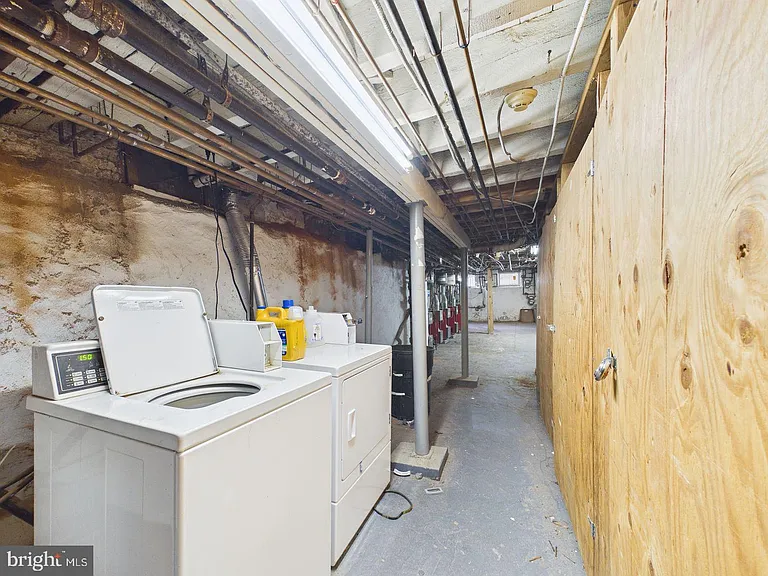 143 N 21st St #1R — Photo 15