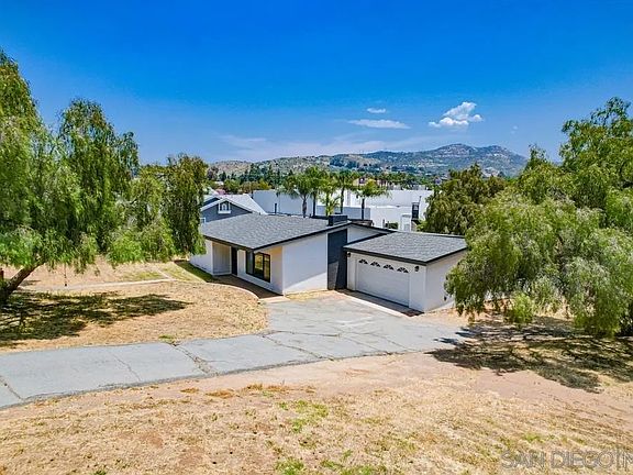 5th image of 1245 Tres Lomas Dr