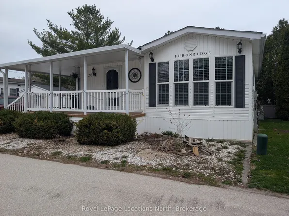 20 Topaz St W, Wasaga Beach, ON L9Z 1X7