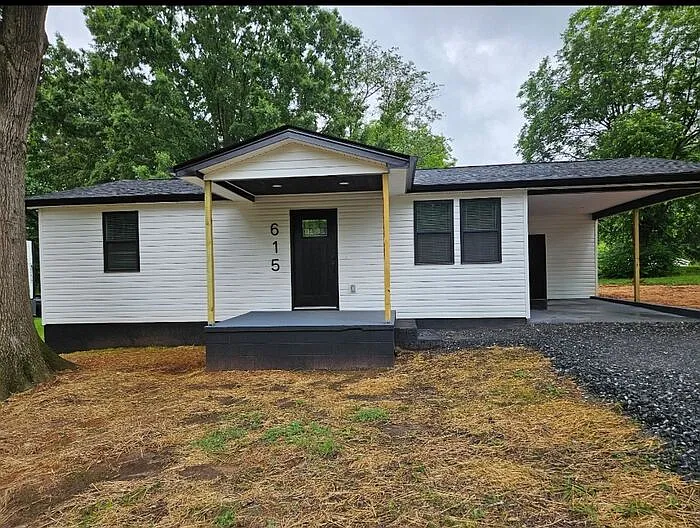 2 bed, 1.0 bath, 850 sqft, $1,295 — Photo 1