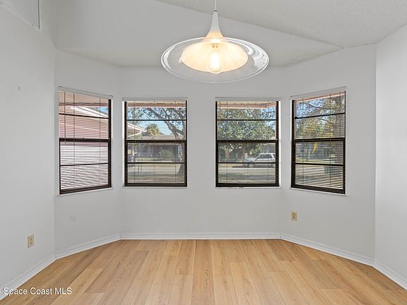 5th image of 3474 Floral Palm Blvd