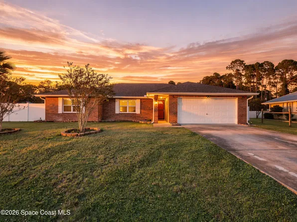 585 Boxthorn Ave NW, Palm Bay, FL 32907