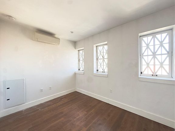 4th image of 1054 Bushwick Ave #4L