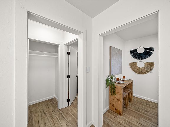 3rd image of 634 Cummins Way #4