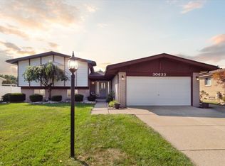30633 Lebanon Dr, Warren, MI 48093