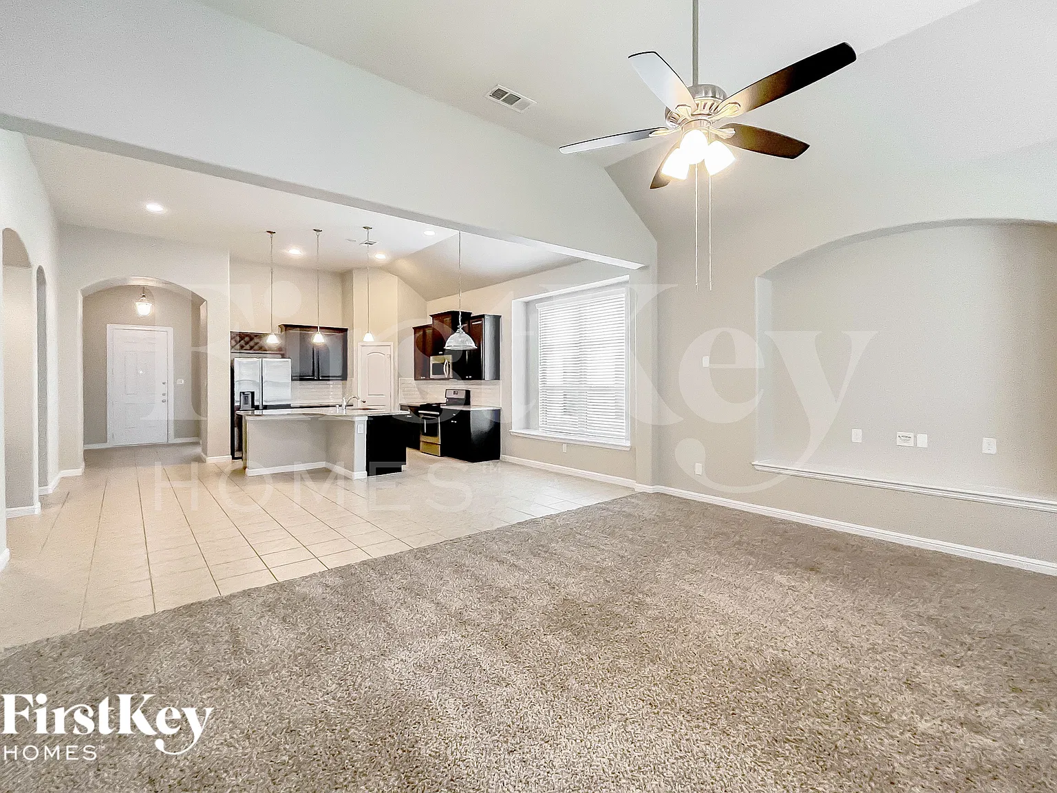 3 bed, 2.0 bath, 1864 sqft, $2,240 — Photo 2