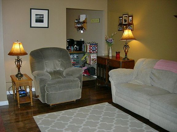 4th image of 3433 Winchester Dr