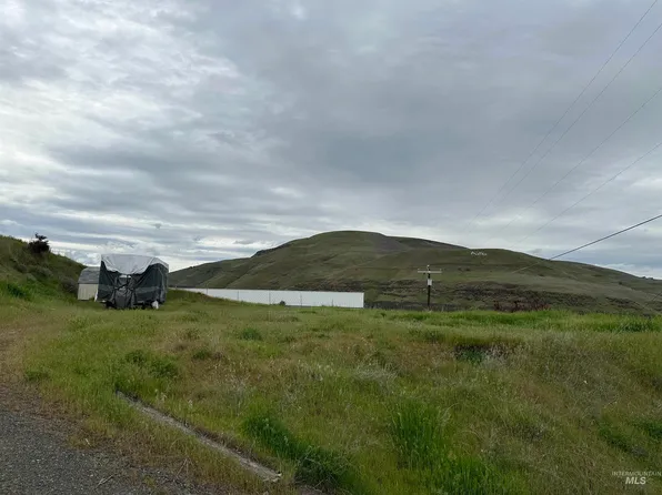 318 Kings Ln, Asotin, WA 99402