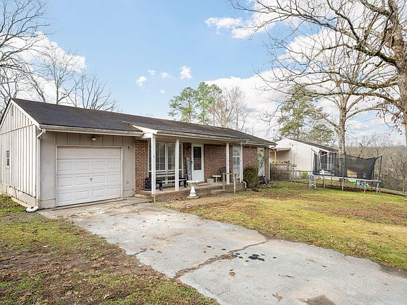3rd image of 2214 Glengerrie Dr