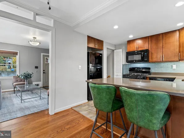 2718 Fort Dr, Alexandria, VA 22303
