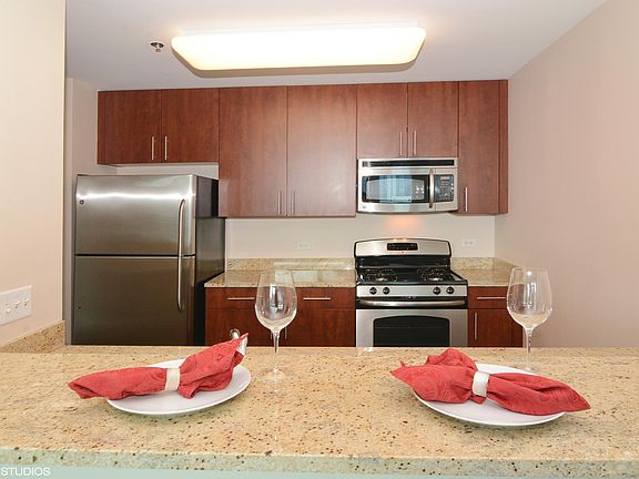 5th image of 757 N Orleans St #1304