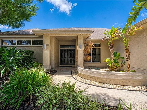 3rd image of 3020 Bradford Cir
