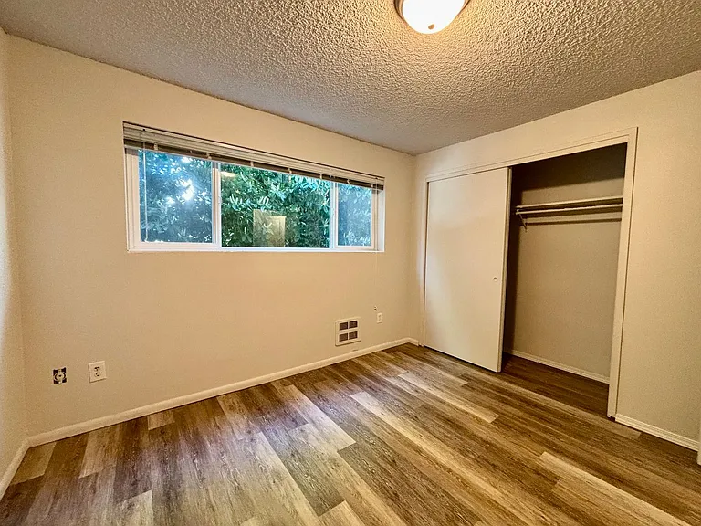 Bergen Apartments — Photo 19
