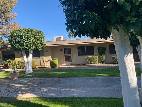 2nd image of 10951 W Santa Fe Dr