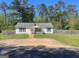 110 Pine Ridge Dr, Carrollton, GA 30117