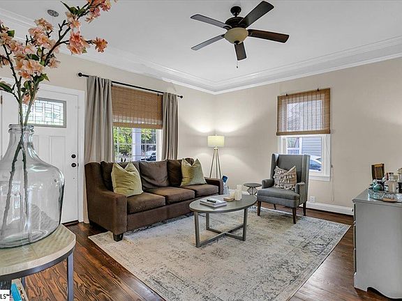 4th image of 74 Hutchins St