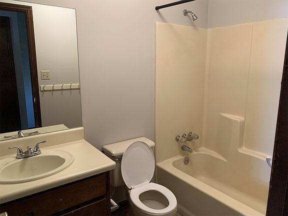 5th image of 6114 Vinnie Dr APT B
